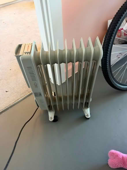Photo of free Electric Radiator (check details) (Kidbrooke SE3 9SU) #1