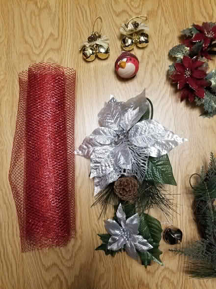 Photo of free Misc Christmas decor (Hunt Club) #1