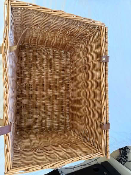 Photo of free Large wicker basket (Wimbledon Park SW19) #3