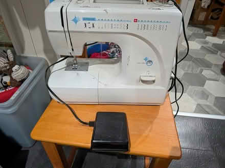 Photo of free Sewing machine not set up right (GL1 Podsmead GL1) #1
