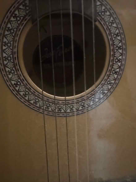 Photo of free Guitar (Kensington L7) #2