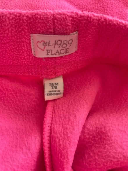 Photo of free Girls sz 7/8 pink fleece pants (Bayview/highway 7) #3