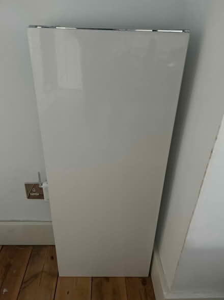 Photo of free White gloss bathroom cabinet (Erith DA8) #1