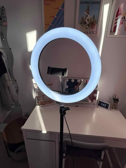 Photo of free Ring light (RG40 Keep Hatch) #2