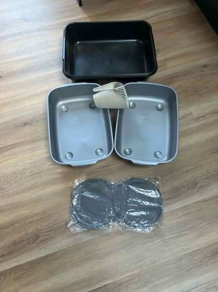 Photo of free Litter trays, poop scoop, mat (Firswood M16) #1