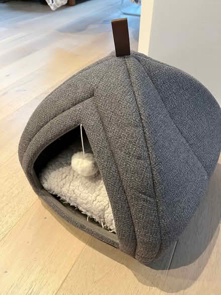 Photo of free Cosy hiding bed for small cat (Lymm WA13) #1