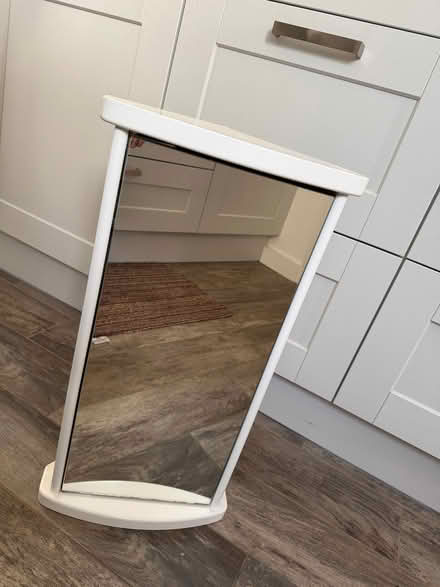 Photo of free Corner bathroom cabinet. (Fordstreet CO6) #3