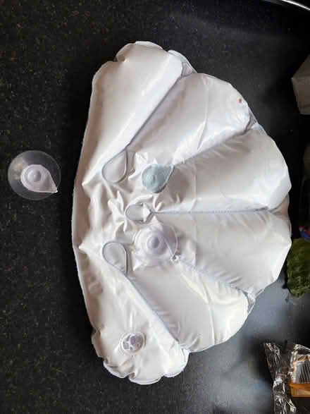 Photo of free Inflatable bath pillow (SG4 hitchin) #3