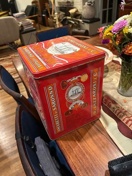 Photo of free Vintage cookie metal box (Chevy Chase DC) #2