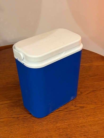 Photo of free Cool box and two cool bags (Ha02nt) #1