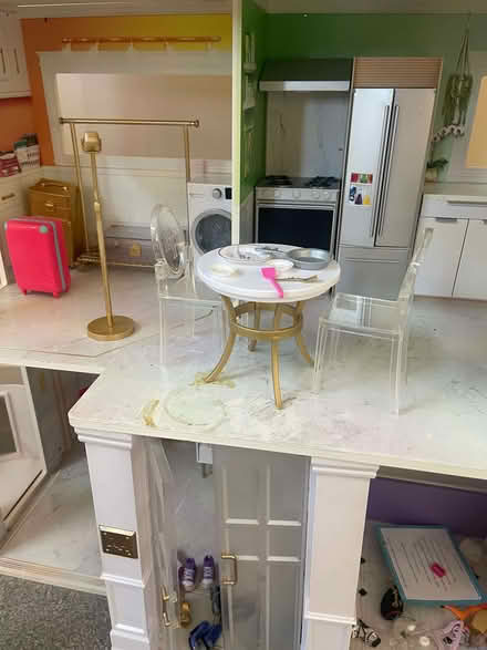Photo of free Rainbow high dolls house (Stonebridge NW10) #2
