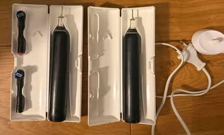 Photo of free Electric toothbrushes +Travel Case (Se15) #2
