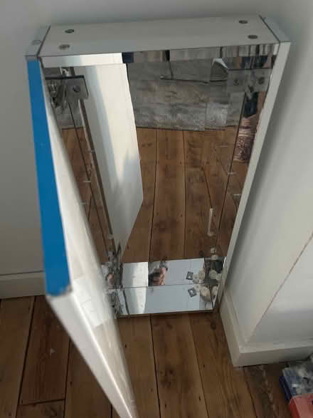 Photo of free White gloss bathroom cabinet (Erith DA8) #3
