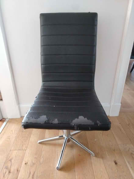 Photo of free Spinning chair but no wheels (Edinburgh EH9) #1