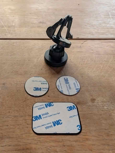 Photo of free Mobile mount for car (magnetic) (Wantage, OX12) #1