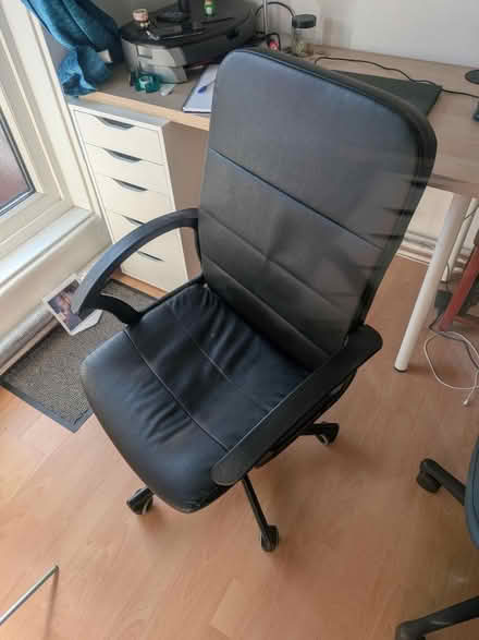 Photo of free Office chair (Southwark Park SE16) #3