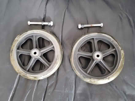 Photo of free caster wheels (Berkhamsted HP4) #1