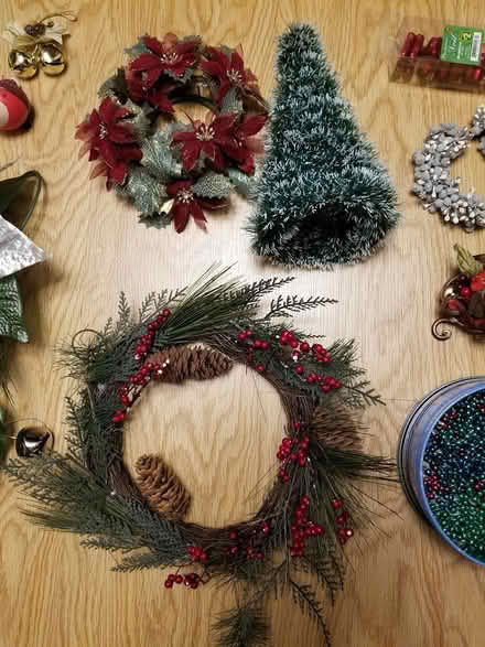 Photo of free Misc Christmas decor (Hunt Club) #2