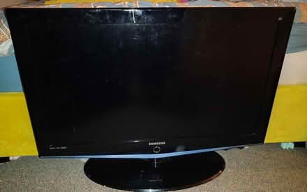 Photo of free Large Samsung tv (Bray) #1