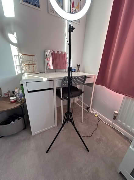 Photo of free Ring light (RG40 Keep Hatch) #1