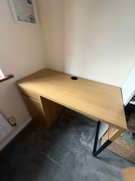 Photo of free Desk (SE39QU) #2
