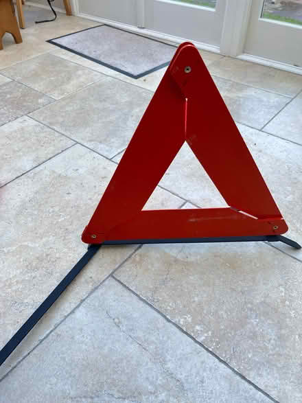 Photo of free warning triangle (Baguley M33) #4