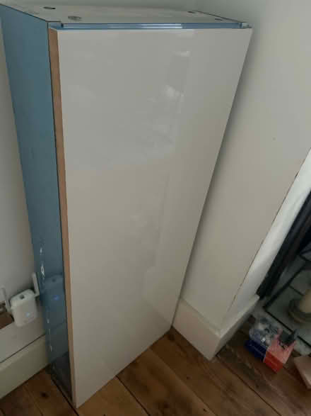 Photo of free White gloss bathroom cabinet (Erith DA8) #2