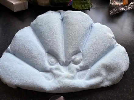 Photo of free Inflatable bath pillow (SG4 hitchin) #1