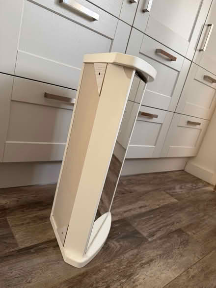 Photo of free Corner bathroom cabinet. (Fordstreet CO6) #2