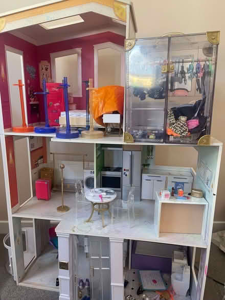 Photo of free Rainbow high dolls house (Stonebridge NW10) #1