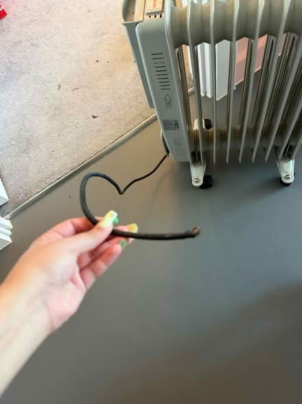 Photo of free Electric Radiator (check details) (Kidbrooke SE3 9SU) #2