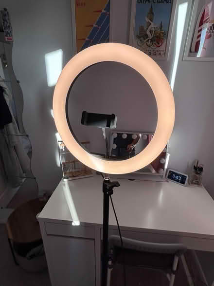 Photo of free Ring light (RG40 Keep Hatch) #3