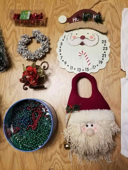 Photo of free Misc Christmas decor (Hunt Club) #3