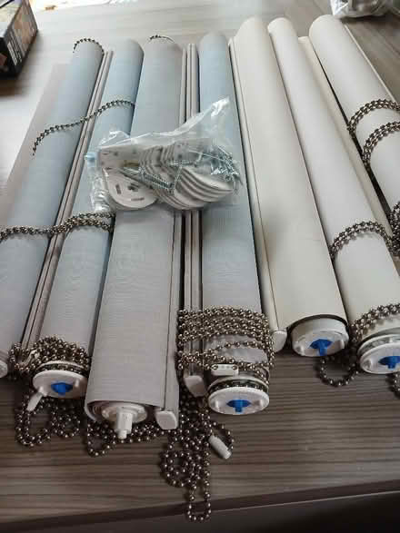 Photo of free Roller blinds 3x off white 22.5 23.5 with fittings (South Benfleet SS7) #2