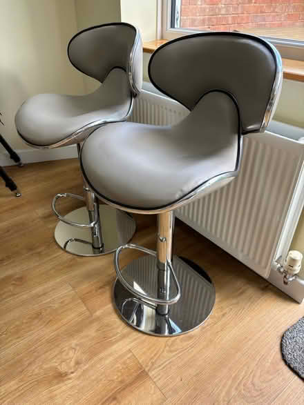 Photo of free 2 Bar stools (B437la) #1