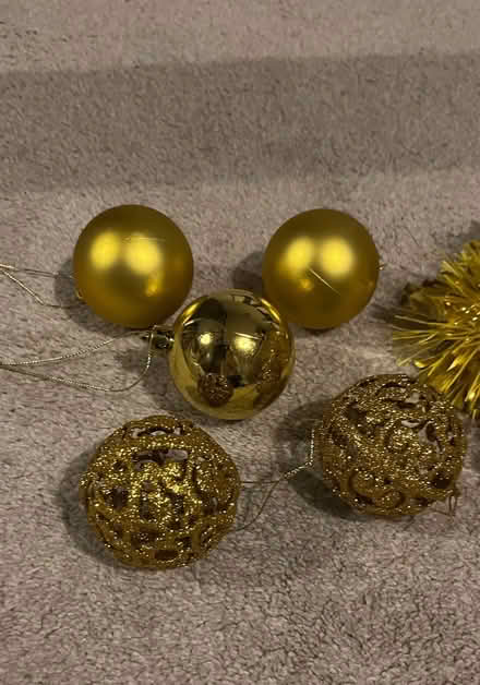 Photo of free Small bundle of gold Christmas decorations (Bowerham LA1) #2