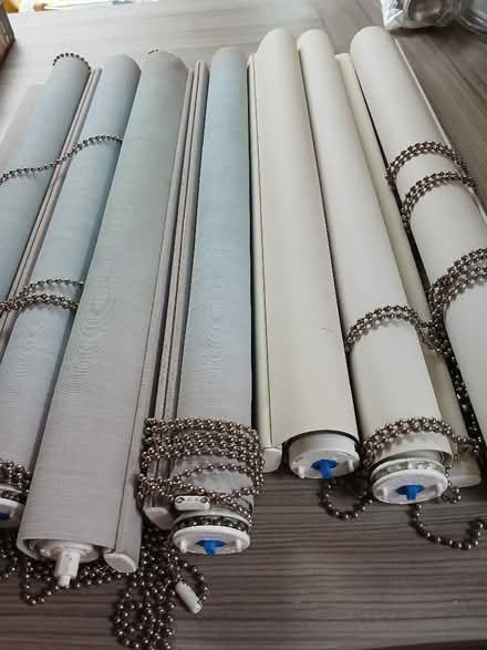 Photo of free Roller blinds 3x off white 22.5 23.5 with fittings (South Benfleet SS7) #1