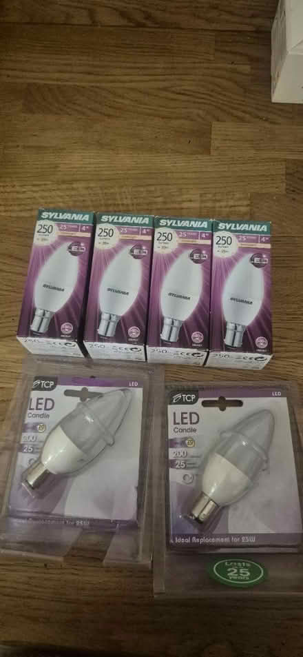 Photo of free Small bayonet lightbulbs (Hengistbury Head BH6) #1