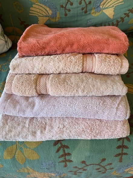 Photo of free Small bath towels (Welwyn Garden City AL8) #1