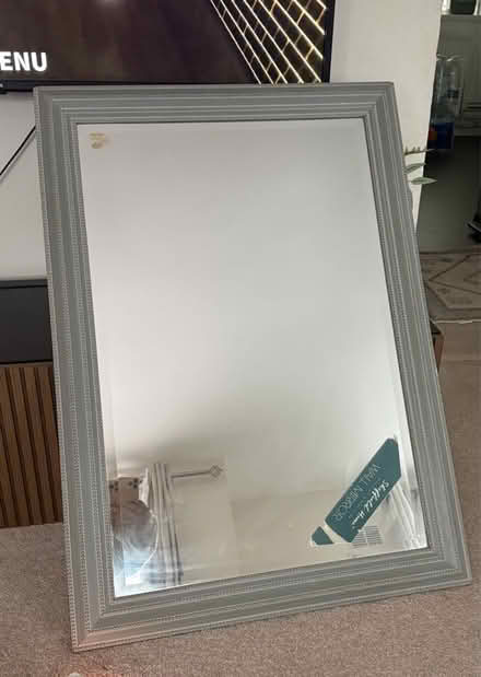 Photo of free mirror (Hayes) #1