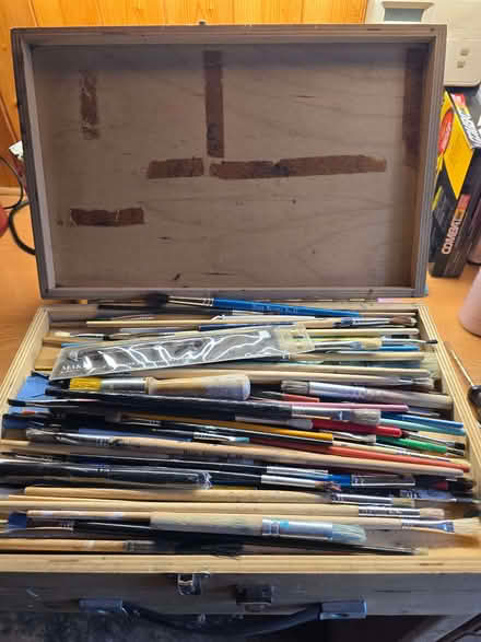 Photo of free Mixed paints and brushes (Elmers End BR3) #1