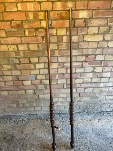 Photo of free Curtain Rod (KT13 Weybridge) #1