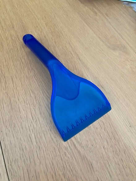 Photo of free Ice/windscreen scraper (GMV SE10) #2