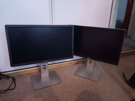 Photo of free 2x Computer monitor 22" (Southam CV47) #1
