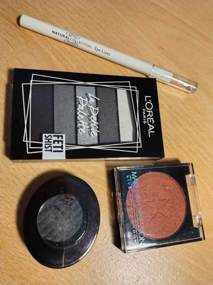 Photo of free Eye makeup (Shirley CR0) #1