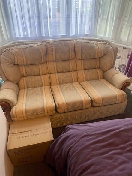 Photo of free 3 seater settee (Pokesdown BH7) #1
