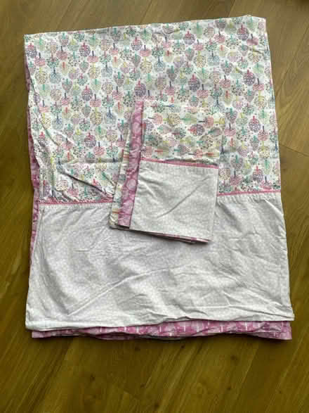 Photo of free Duvet cover and pillow case (N11 Bounds Green) #1