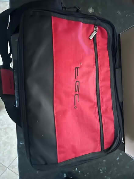 Photo of free Portable DVD Player (Horsell GU21) #3