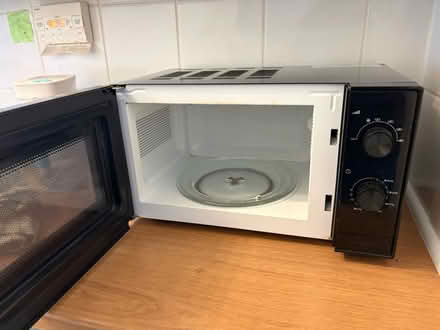 Photo of free Microwave PICK UP TOMORROW (DA15 Sidcup) #2