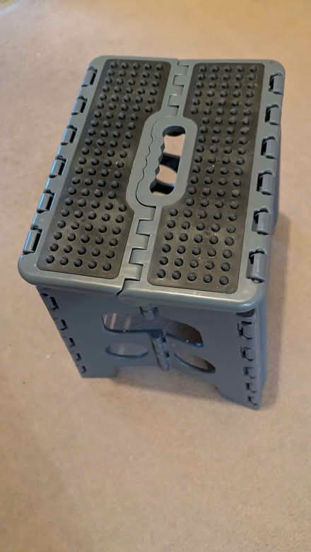Photo of free Antislip step stool (Aberdeen AB24) #1